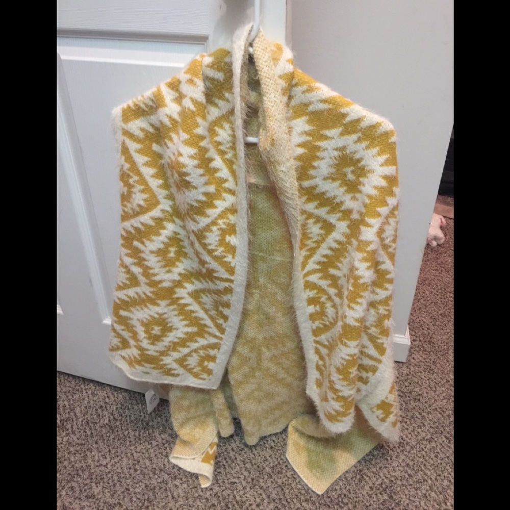 Boutique mustard fuzzy vest, new with tags